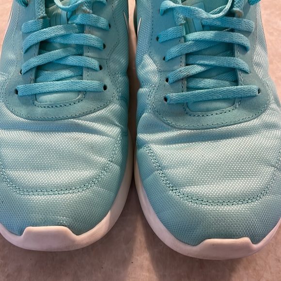 Nike MD Runner 2 Women's Running Shoes Size 8- teal - Picture 2 of 7